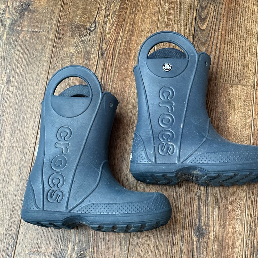 CROCS Kids Navy Rain Boots - size 1